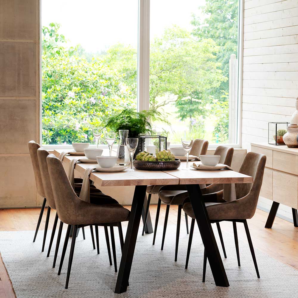 Esstisch mit Stühlen Lamon aus Eiche hell massiv und Stahl und Braun