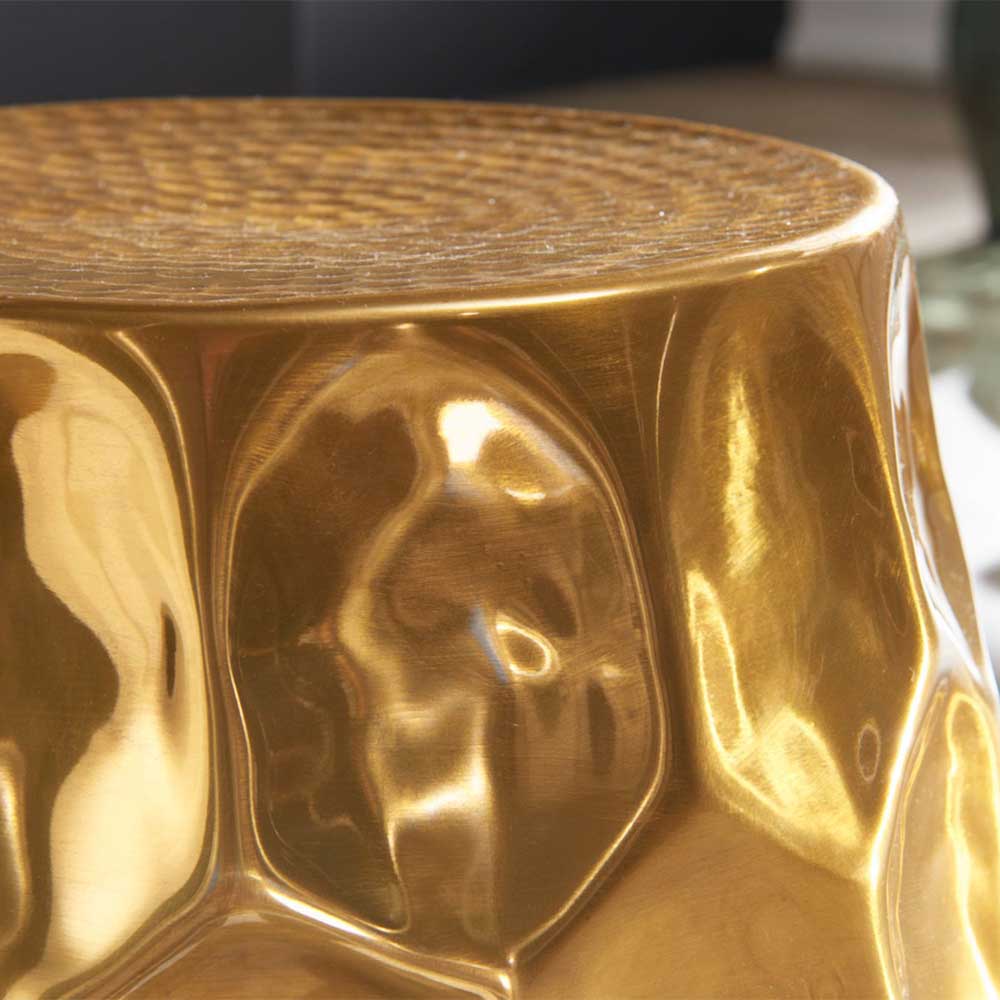 Design Couch Beistelltisch Luvencia in Goldfarben aus Aluminium