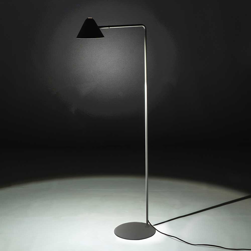 Moderne Stehlampe Ariano 130 cm hoch in Schwarz