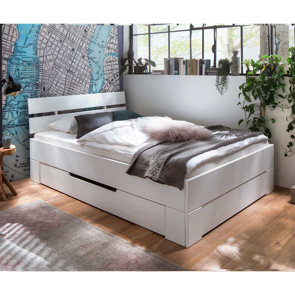 Massives Holzbett Solvaya in Weiß mit 45 cm Einstiegshöhe