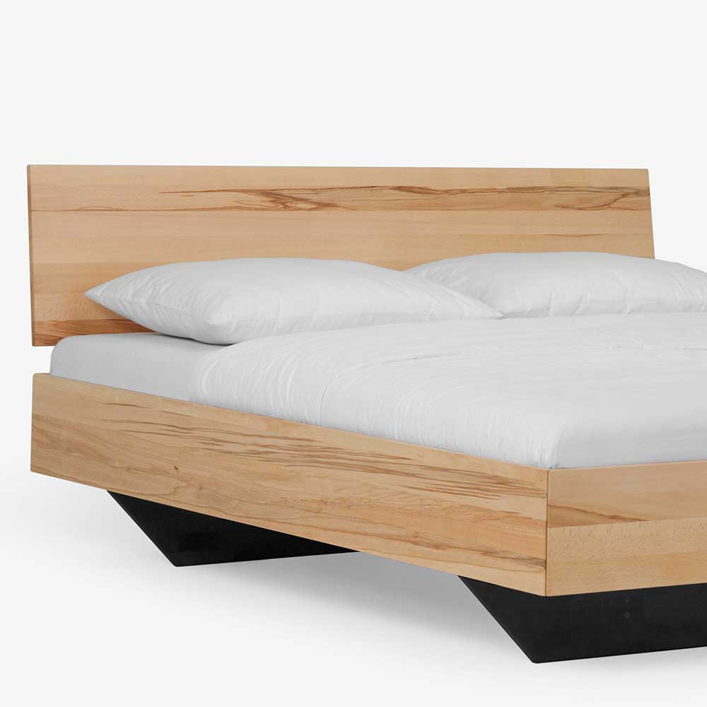 Design Doppelbett Nuo aus Kernbuche Massivholz (dreiteilig)
