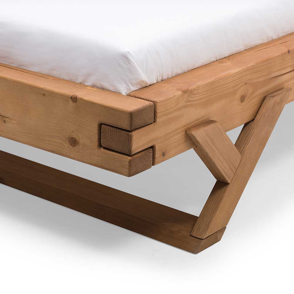Balkenbett Selectra aus Fichte Massivholz im rustikalen Landhausstil