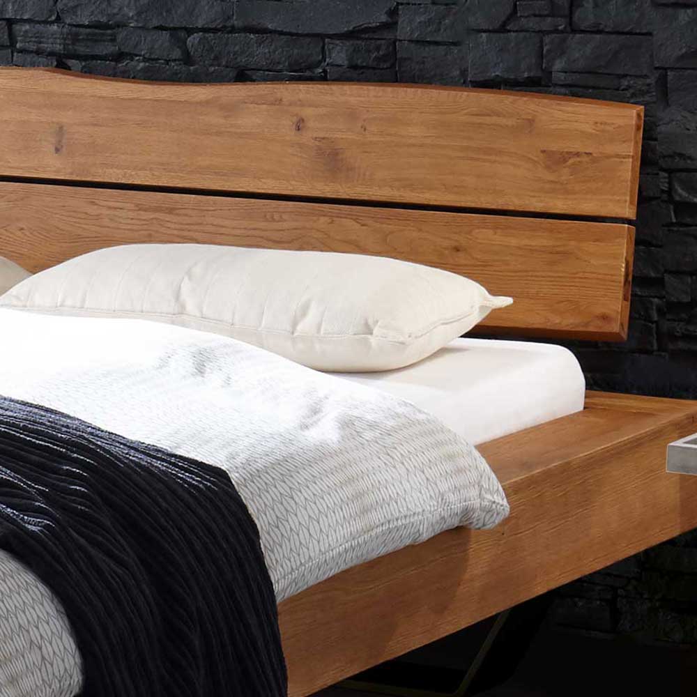 Breites Bett Laverra aus Wildeiche Massivholz und Metall in Anthrazit (dreiteilig)