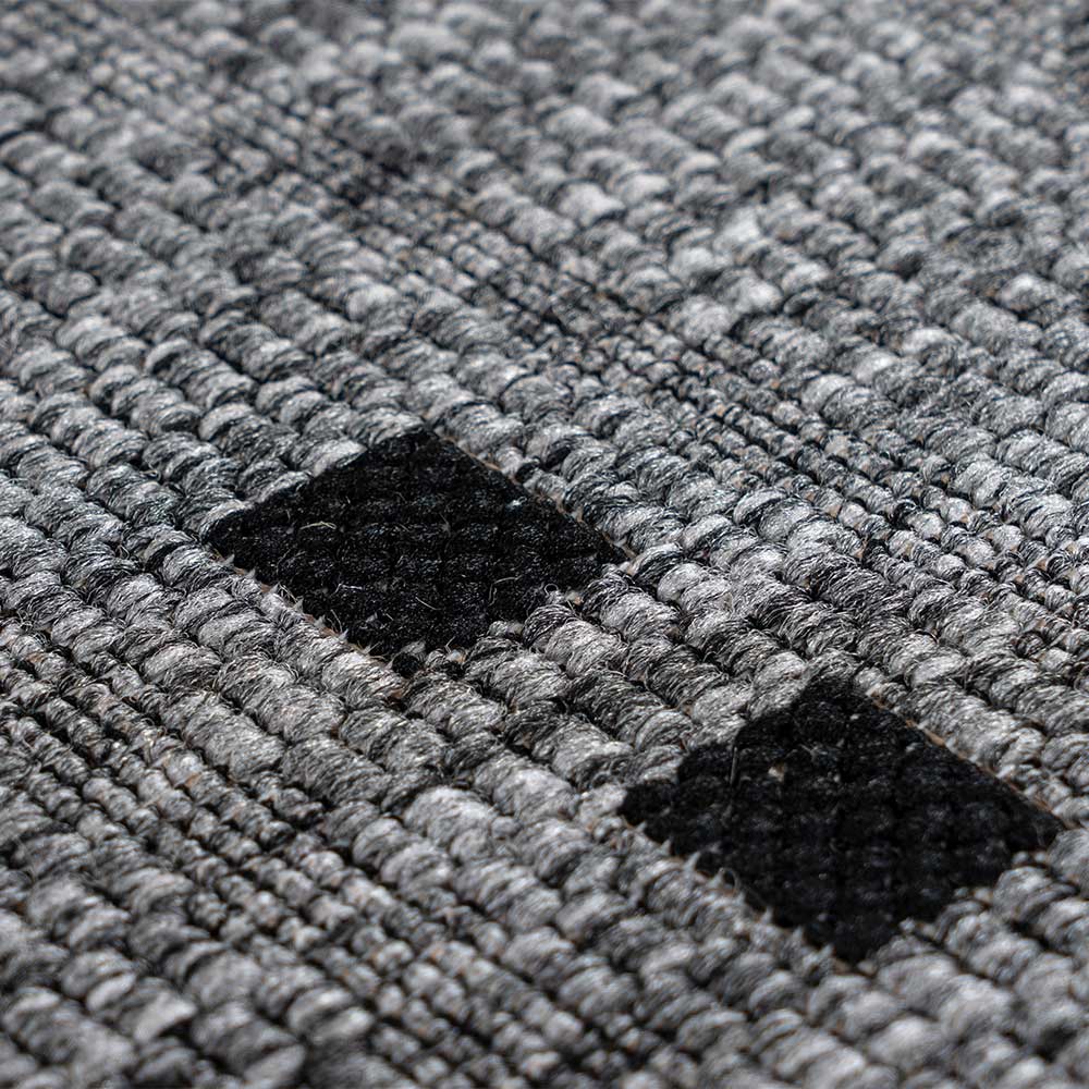 Grauer Webteppich Facheto mit schwarzen geometrischen Mustern 1 cm hoch