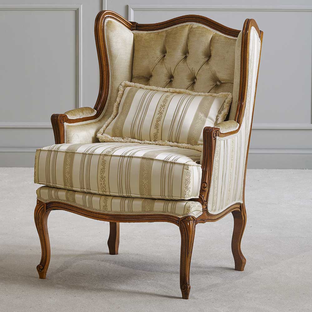 Barockstil Wohnzimmer Sessel Exklusiva in Beige und Creme mit Fußgestell aus Holz