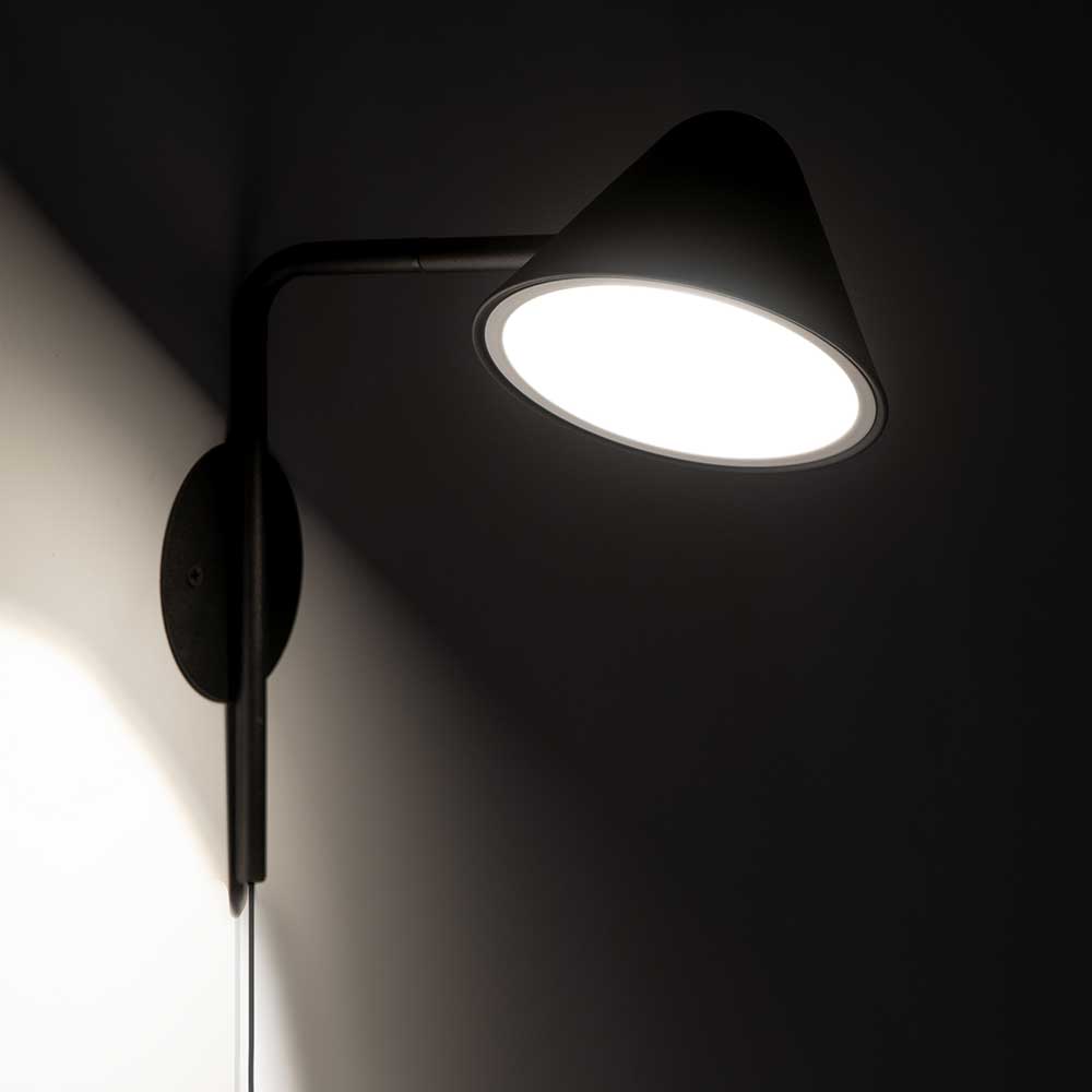 Moderner Wandstrahler Zorya in Schwarz mit LED Beleuchtung
