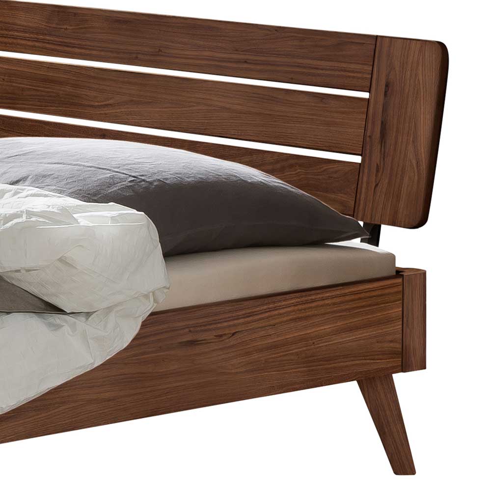 Premium Bett Rochus aus Nussbaum Massivholz 140x200 cm