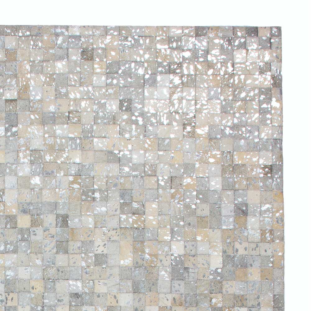 Patchworkmuster Teppich Sabassa in hell Grau und Silberfarben aus Echtfell