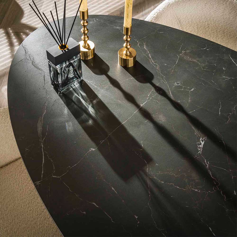 Ovaler Esszimmer Tisch Beauton mit Keramikplatte und Spider Gestell