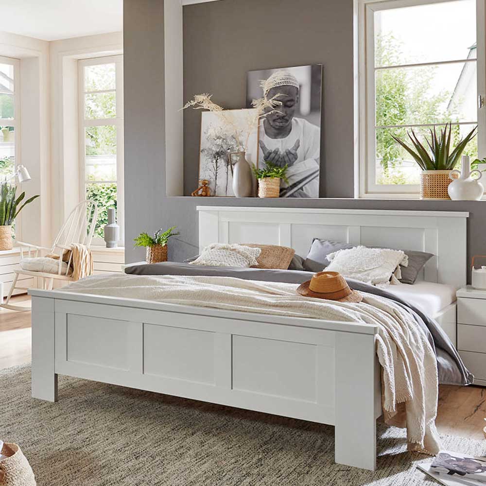 Weiße Schlafzimmer Möbel Tudana im Landhausstil mit Doppelbett (vierteilig)