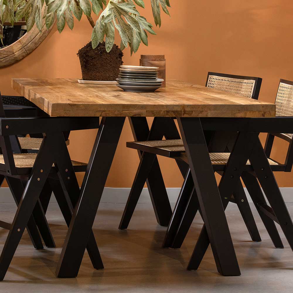 Tisch Esszimmer Gelvino aus Mangobaum Massivholz & Metall im Industrie Stil