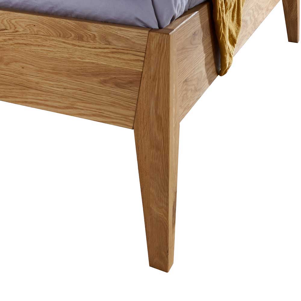 Komforthöhe Bett Sharay aus Wildeiche Massivholz in modernem Design