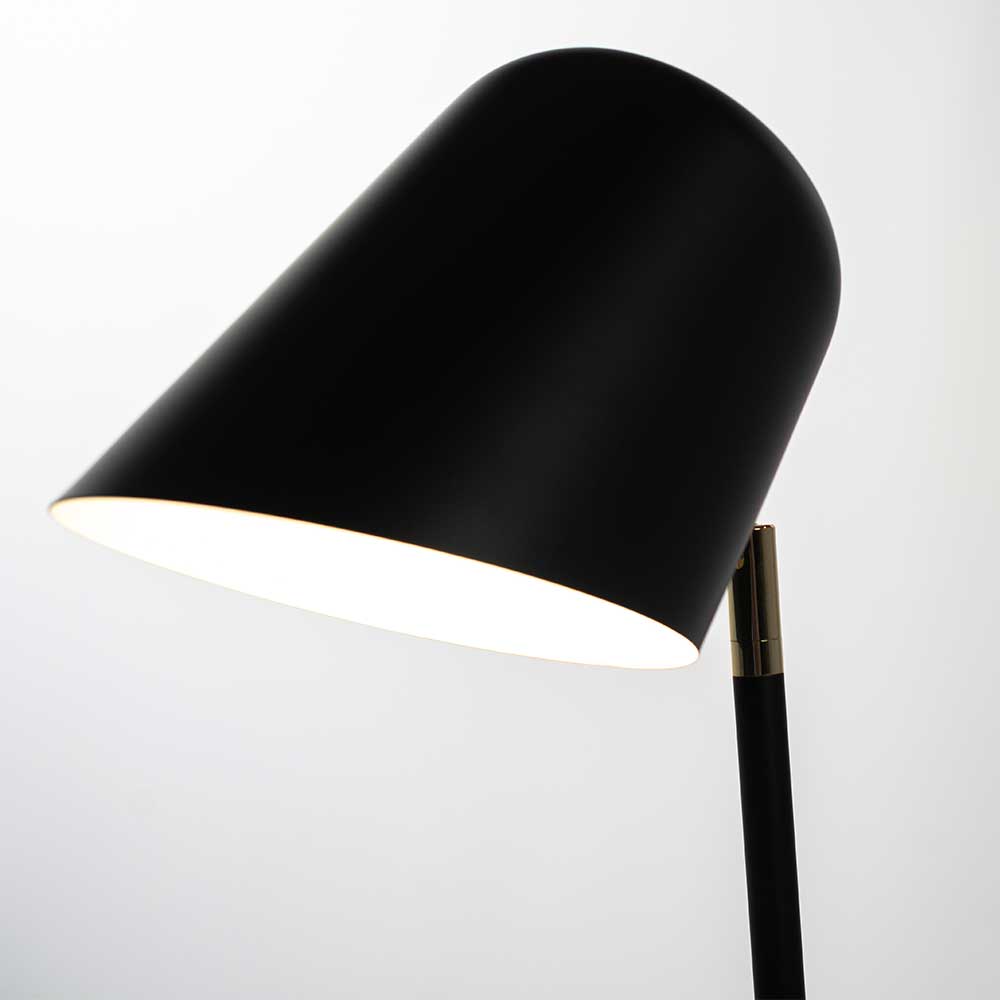 Hohe Stehlampe Tascan in Schwarz aus Metall