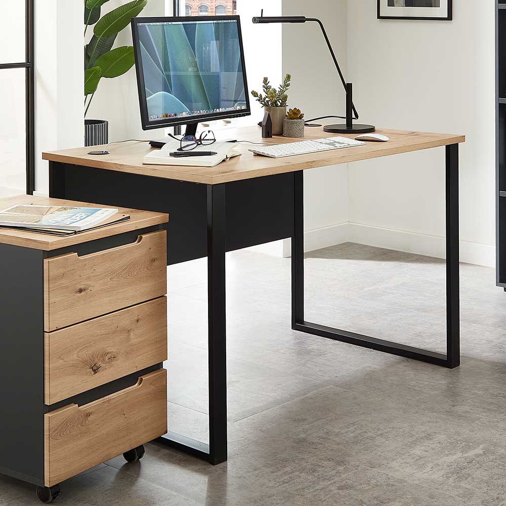 Schreibtisch Esdravos in modernem Design mit Knieraumblende