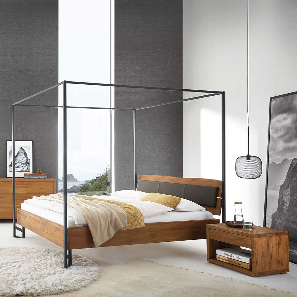 Modernes Bett mit Himmel Casbella aus Wildeiche Massivholz und Metall