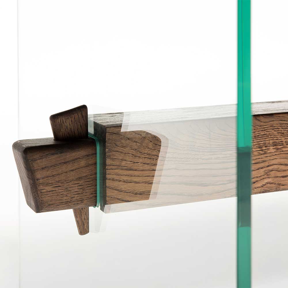 Designertisch Lozar aus Asteiche Massivholz mit Wangen-Gestell aus Glas