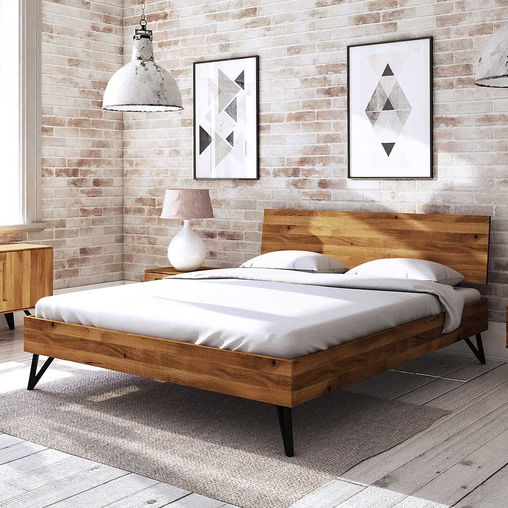 Design Bett Cariasca aus Wildeiche Massivholz und Stahl im Loft Style