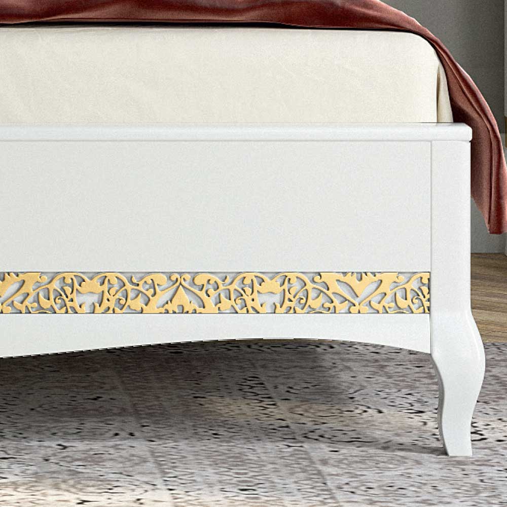 Elegantes Designerbett Jedvila in Weiß mit Blattgold verziert
