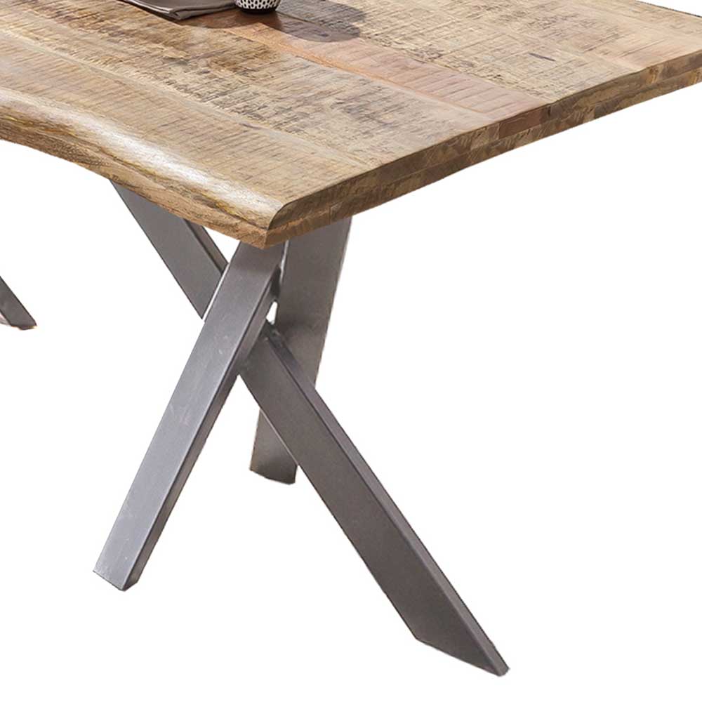 Tisch Baumkante Baluna aus Mangobaum Massivholz und Metall