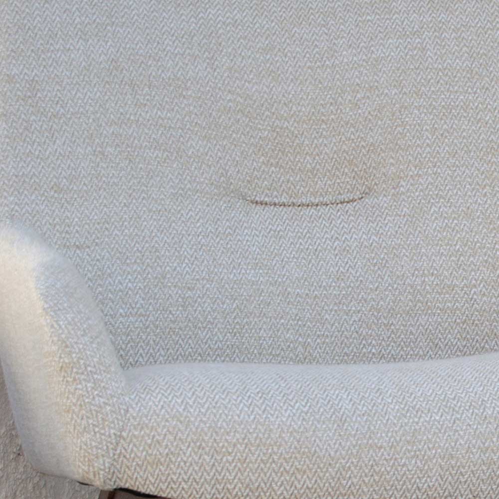 Retrostil Sessel Nistefan in Creme Weiß und Walnussfarben mit Strukturstoff