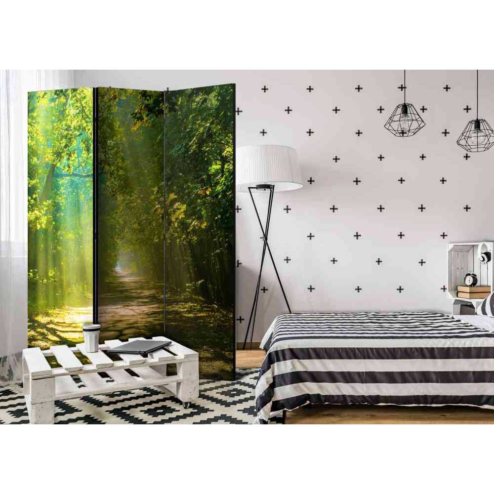 Moderner Paravent Raumteiler Rameira aus Leinwand und Massivholz mit Wald-Motiv