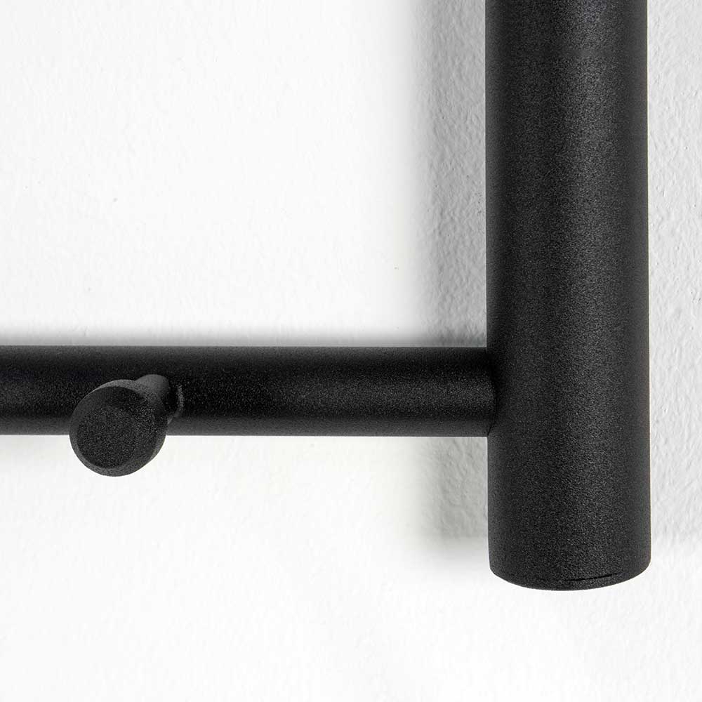 Schwarze Wandgarderobe Agruma aus Stahl in modernem Design