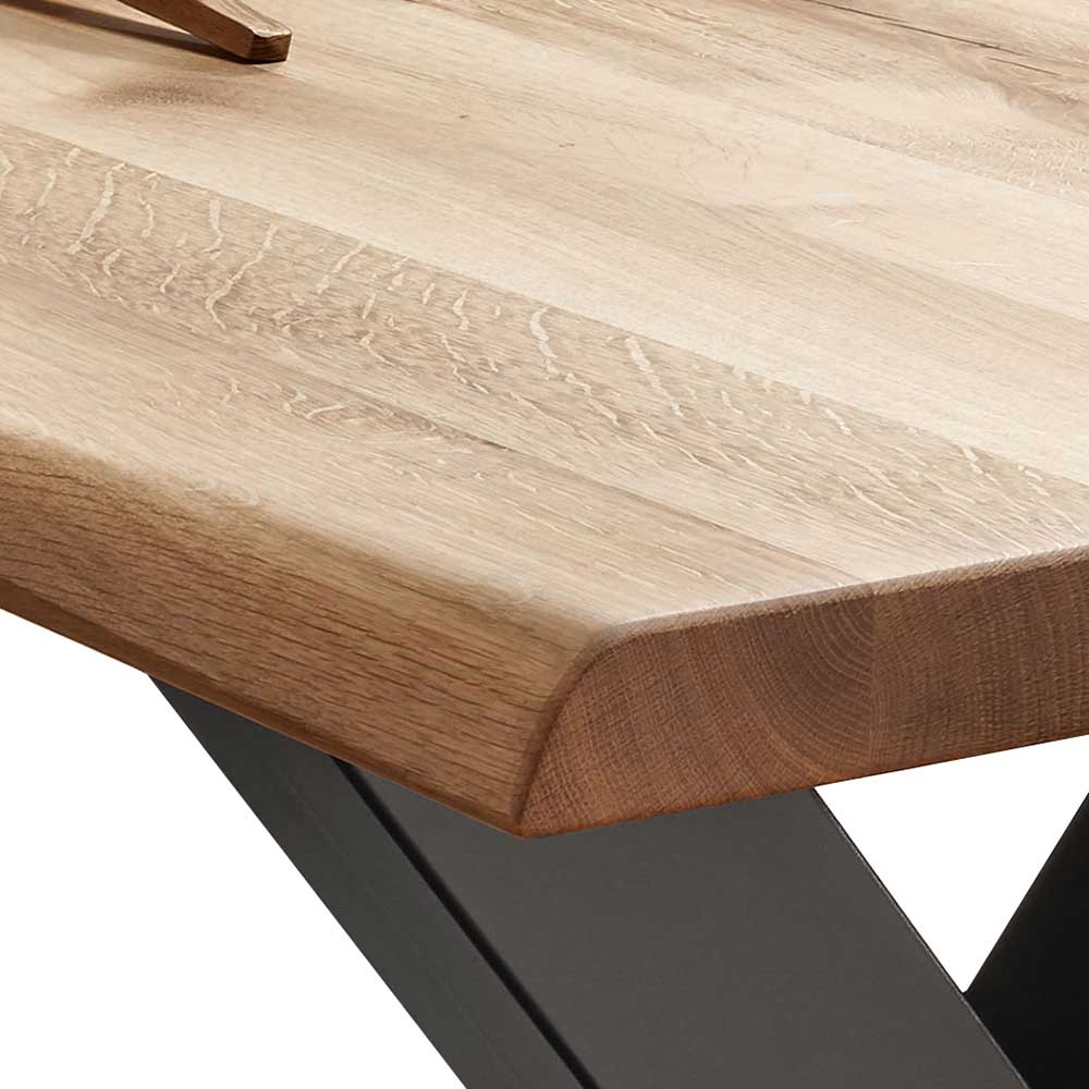 Esszimmer Tisch Adjoma aus Wildeiche Massivholz und Stahl mit X-Fußgestell