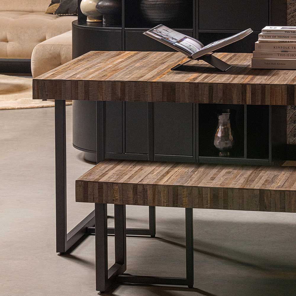 Rustikaler Küchen Tisch Bultino aus Recyclingholz und Metall mit Bügelgestell