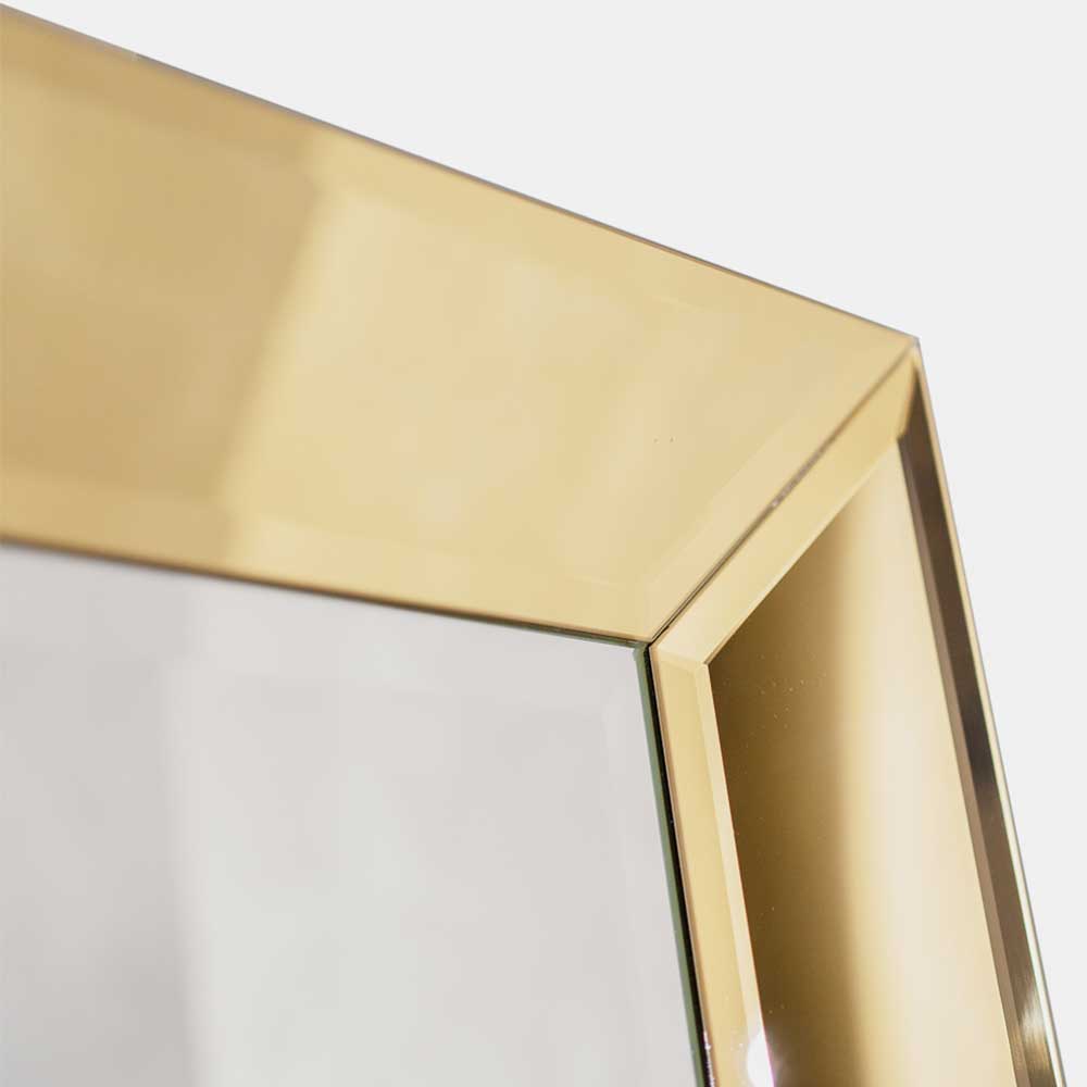 Goldfarbiger Spiegel Gertry mit Facettenschliff 120x120 cm